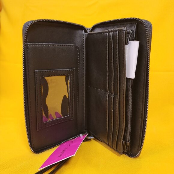 Betsey Johnson Black Quilted Heart Love Wallet Wristlet Zip Around NEW - Picture 11 of 12